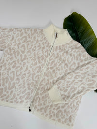 Zipper Strickjacke im angesagten Leo Muster creme/beige