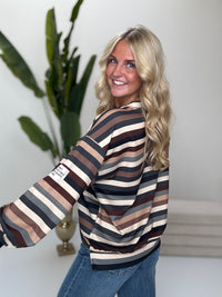 Butterstoff Sweater mit Patch am Ärmel schwarz/braun/beige/creme/grau