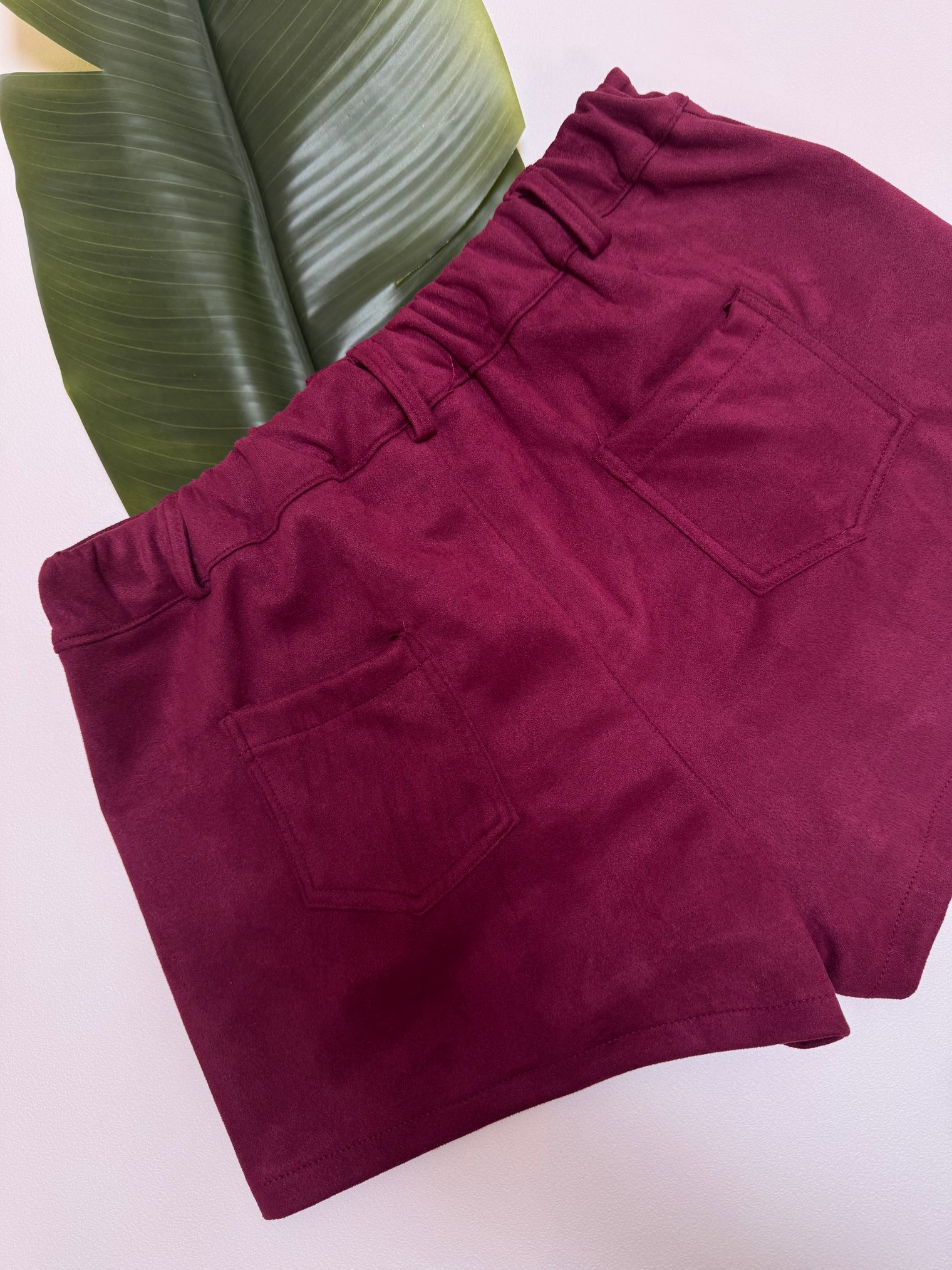 Velours Shorts mit elastischem Bund burgundy