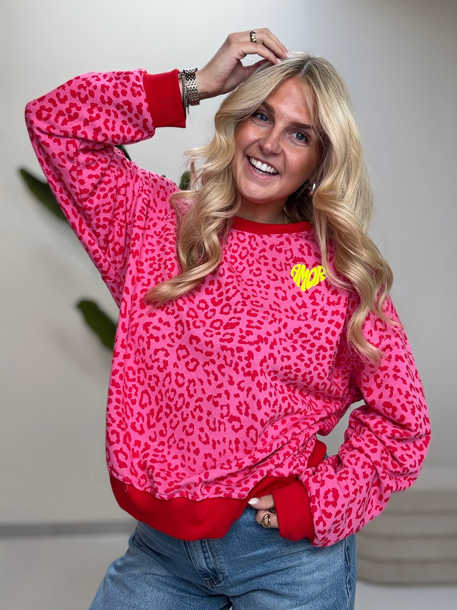 Sweater mit Rückenprint AMOR CLUB rot leo