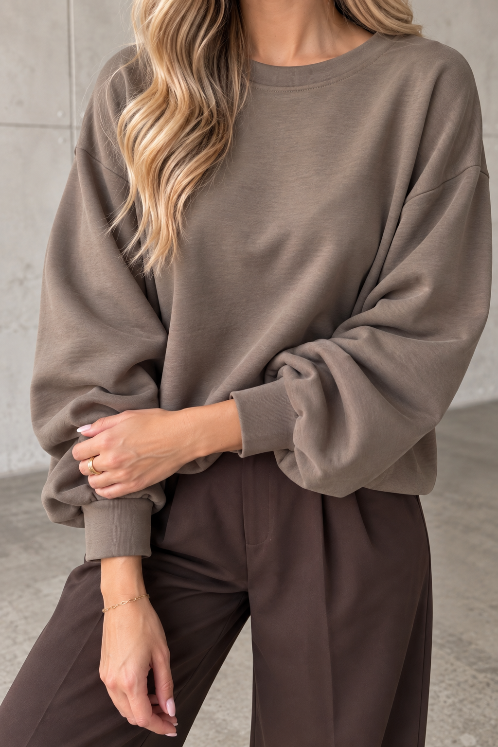 Butterstoff Pullover mit Gummizug unten taupe