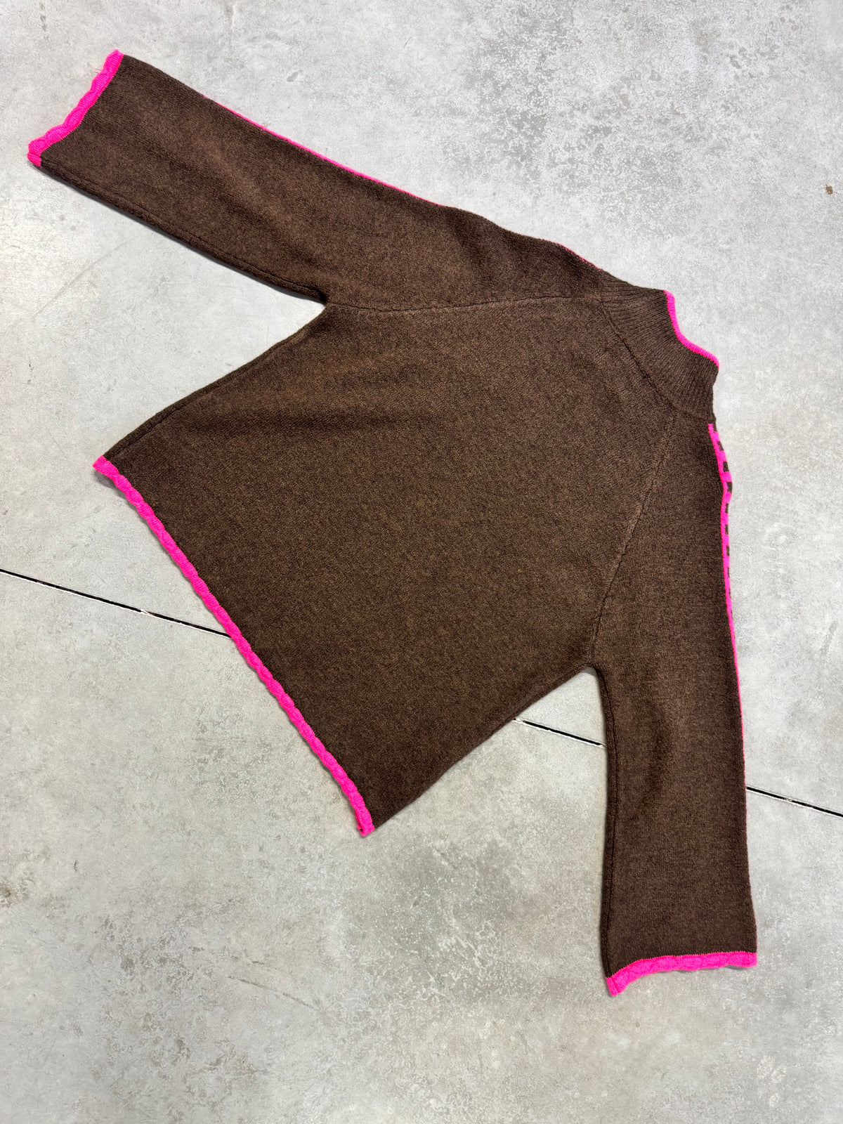 Pullover mit Patch DRESS FOR YOURSELF chocolate/pink