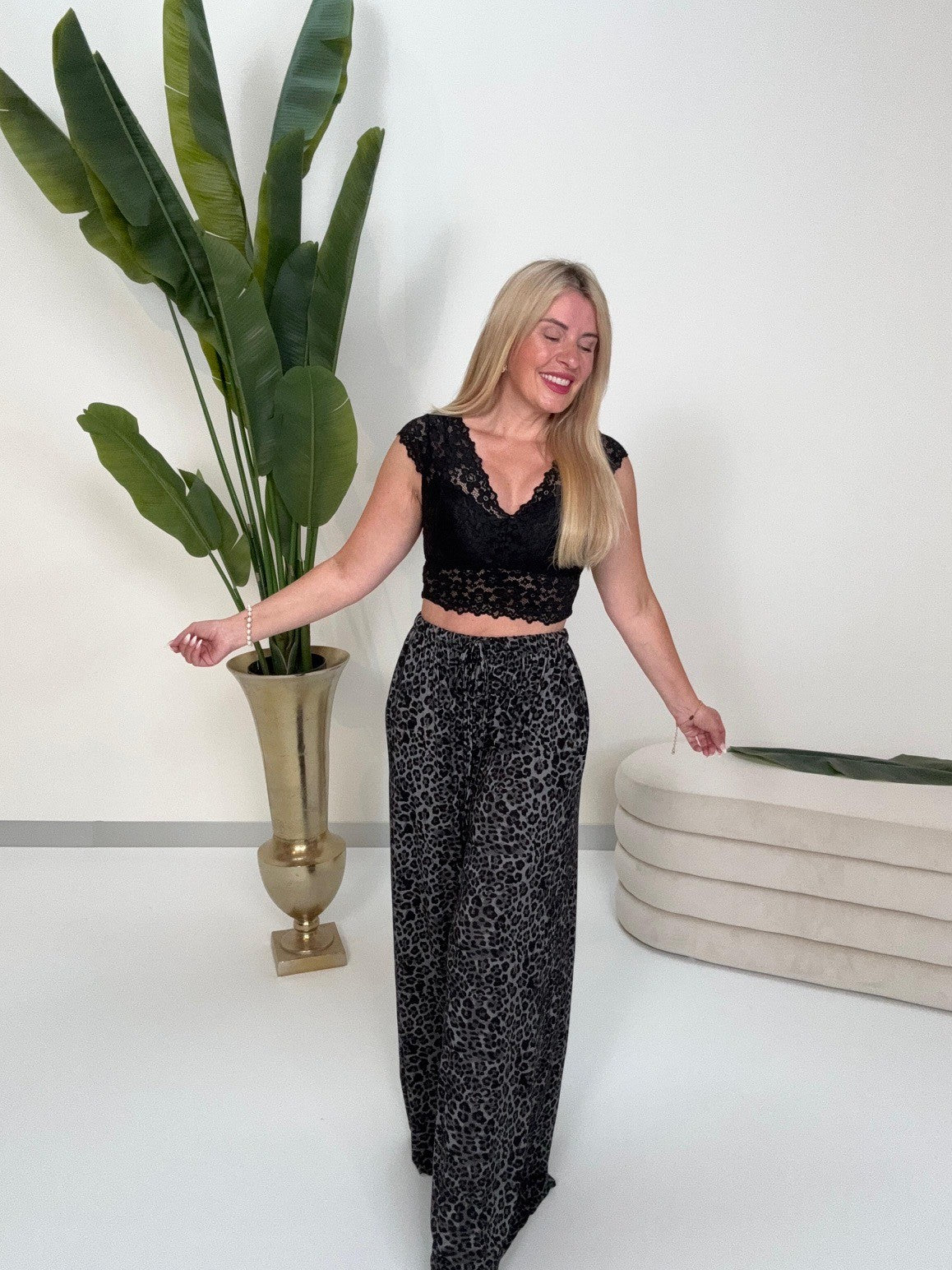 Top mit Spitze LACE ELEGANCE schwarz