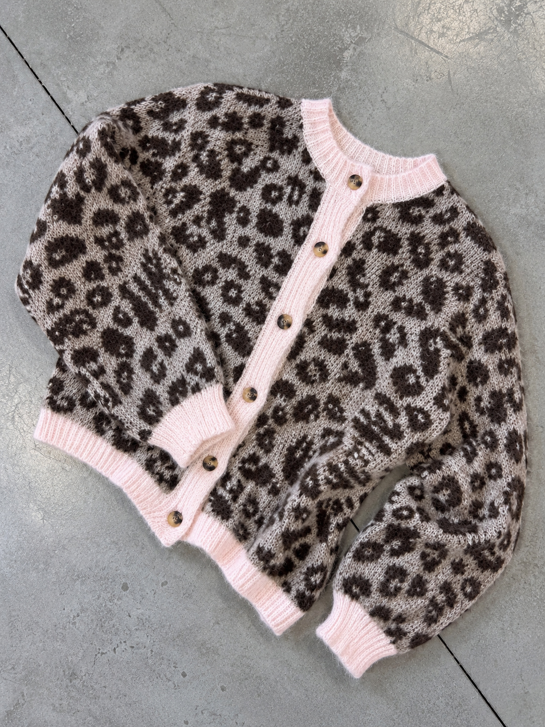 Strickjacke taupe WILD&COZY chocolate rosa
