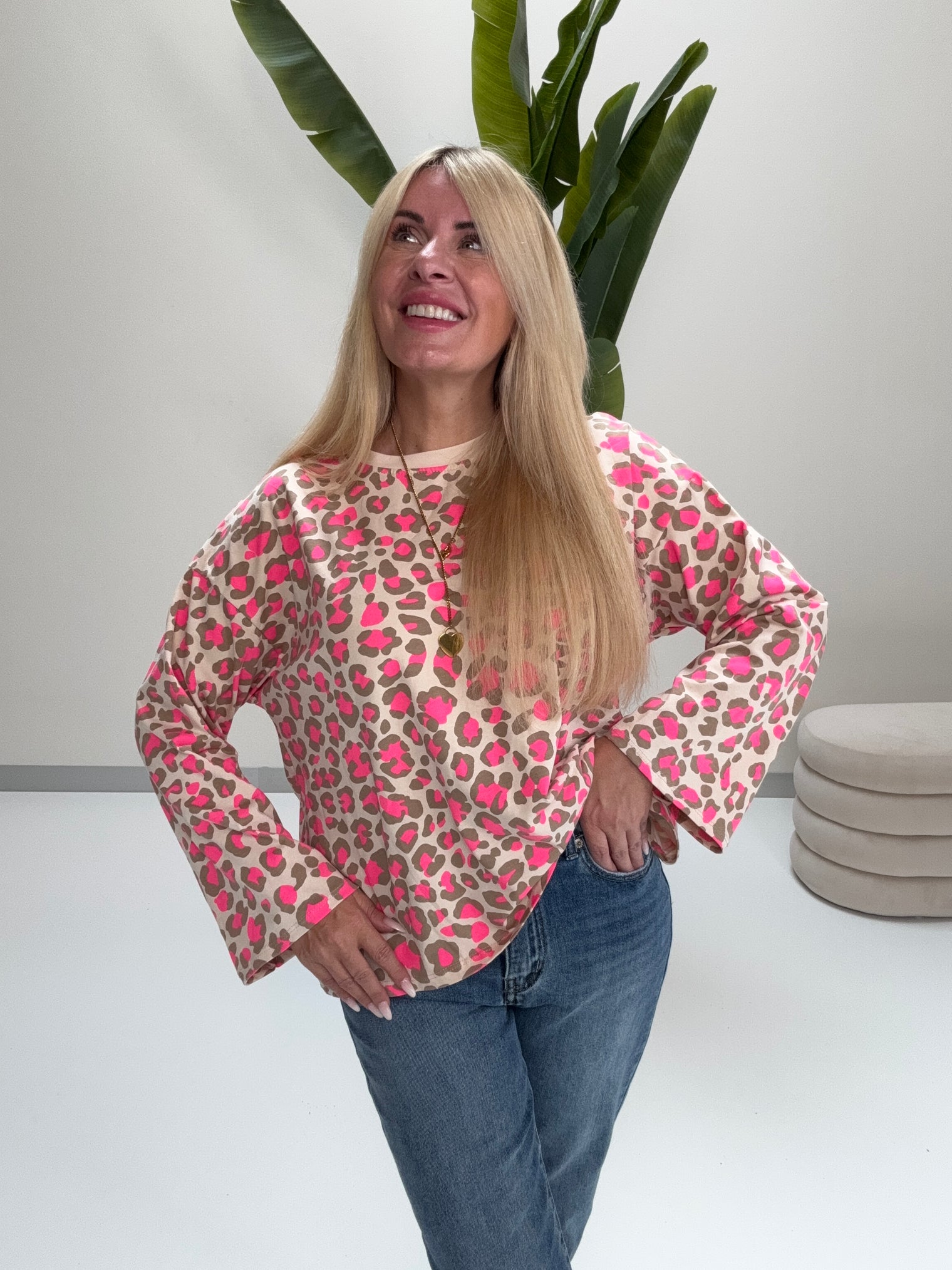 Longsleeve mit leicht ausgestelltem Ärmel creme LEO taupe/pink
