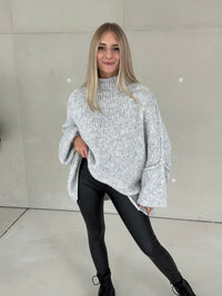 Kuschelweicher OVERSIZE Strickpullover hellgrau