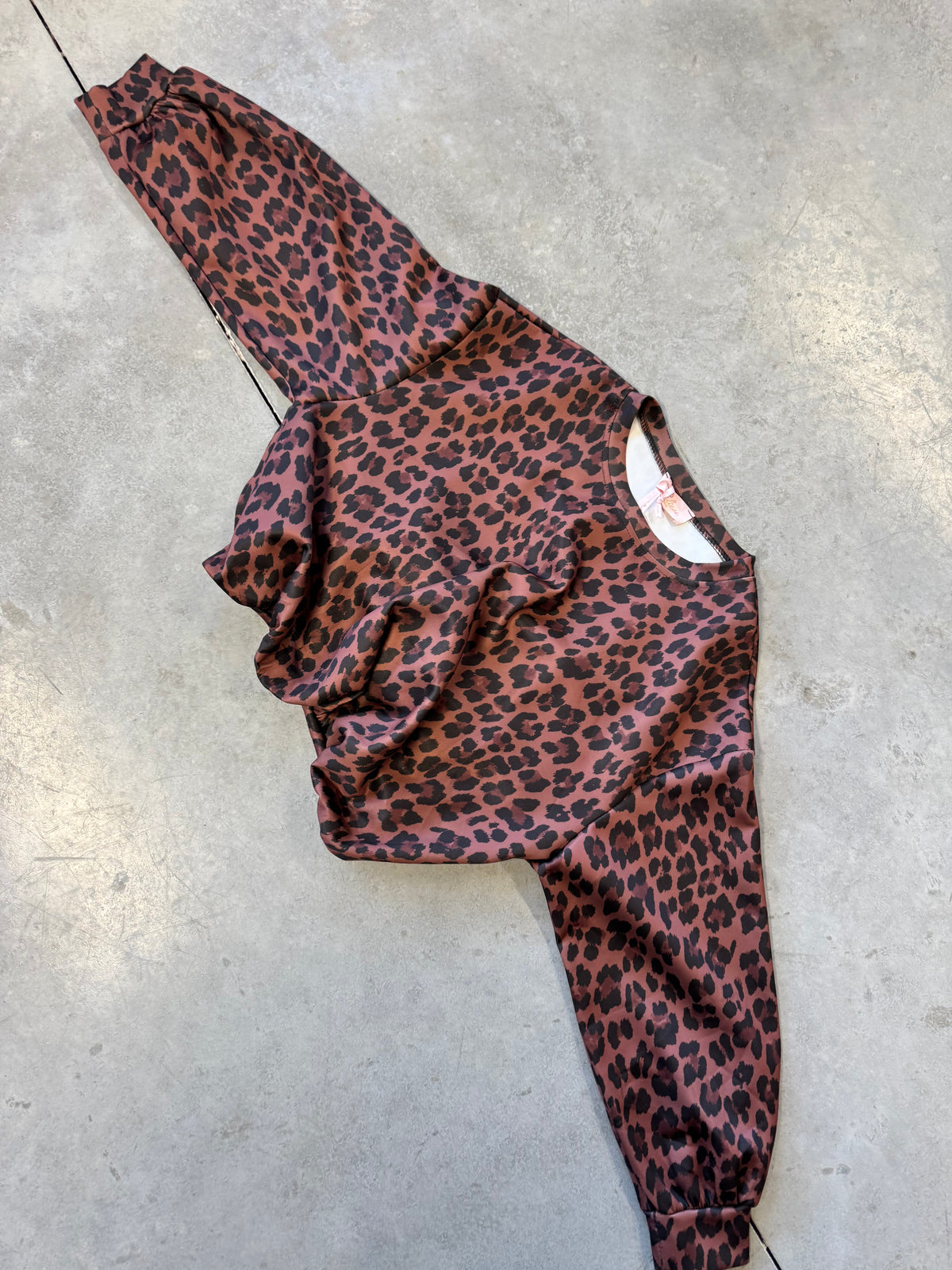 Butterstoff Pullover mit Gummizug unten zimt/schwarz LEO