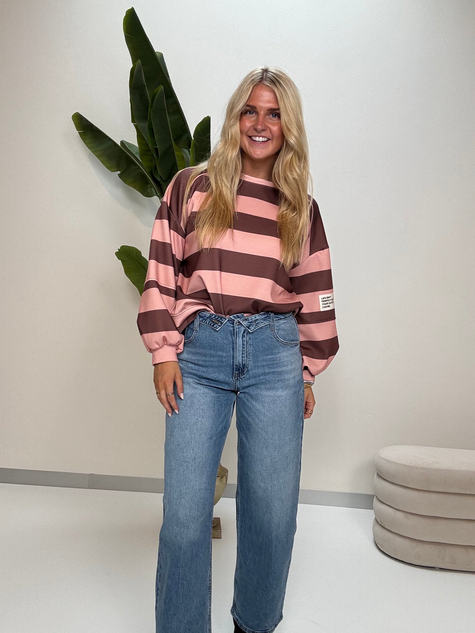 Straight High Rise Jeans mit umgeklapptem Fashion Bund