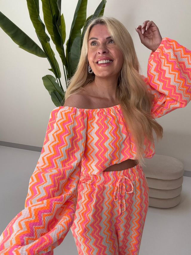 Musselin Carmen Bluse On FIRE weiß/pink/orange