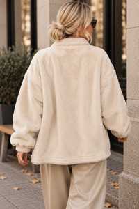 Teddyjacke Creme mit goldenen Knöpfen