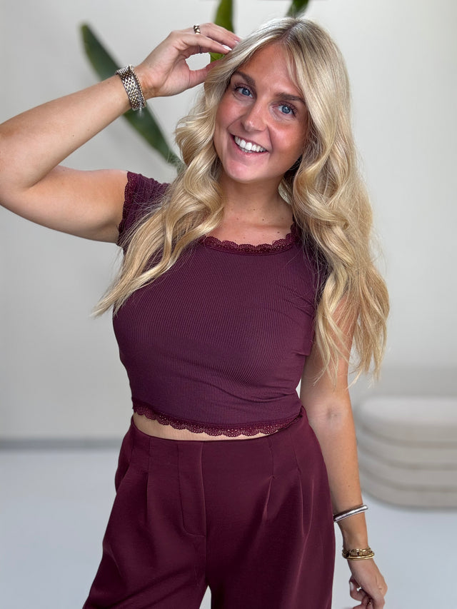 Shirt mit Spitzenrand BASIC PRINCESS burgundy
