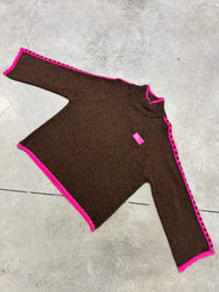 Pullover mit Patch DRESS FOR YOURSELF chocolate/pink