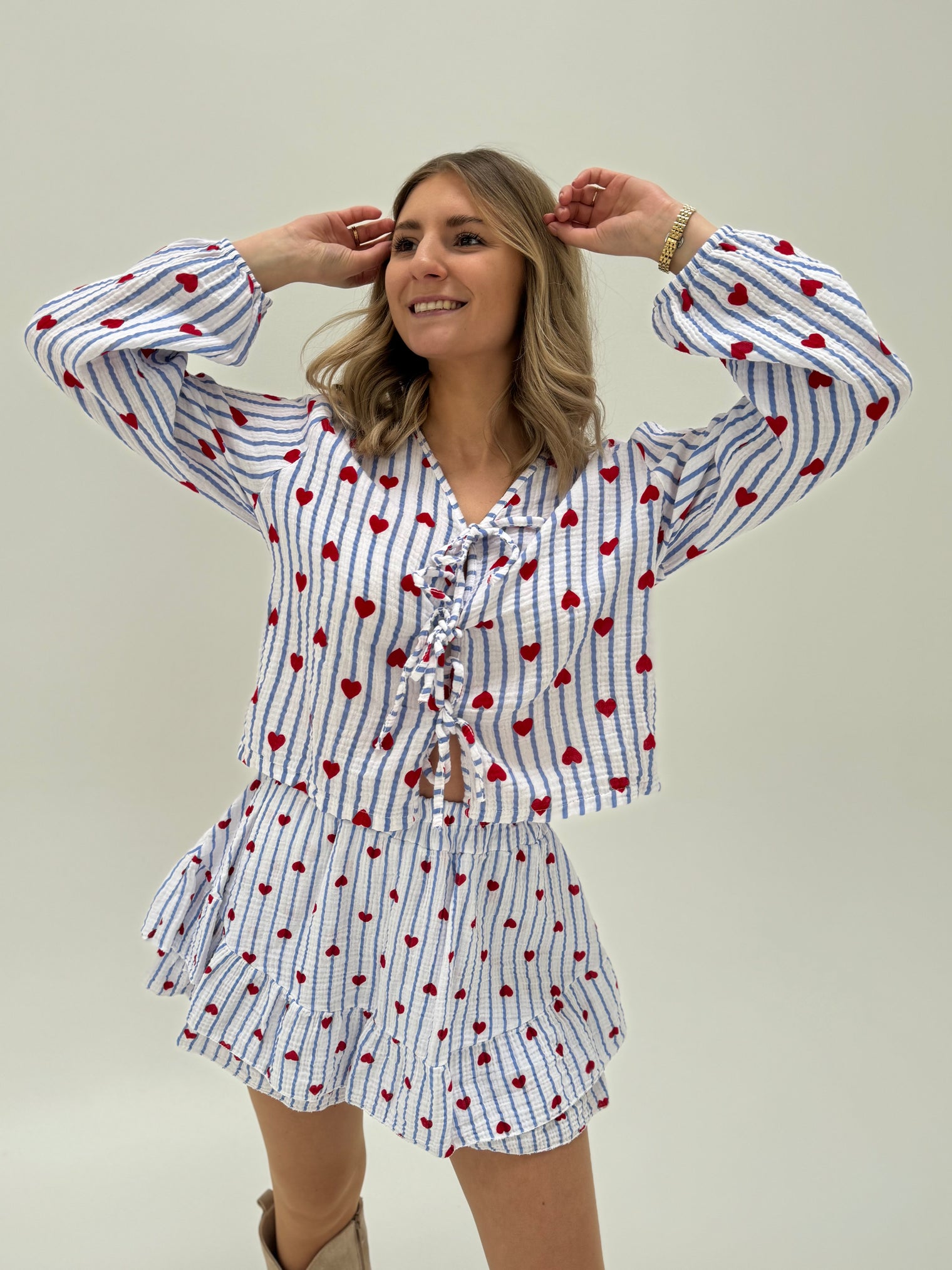 Musselin Bluse weiß HEART ATTACK hellblau mit Schleifen