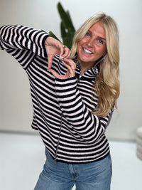 Zipper Strickjacke mit leicht ausgestelltem Ärmel navy/cremeweiß