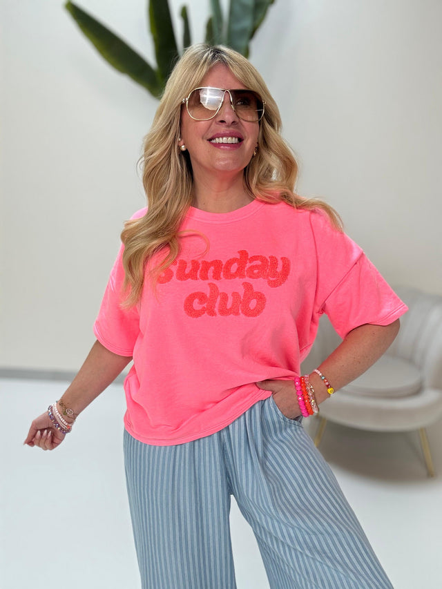 Kurz Arm Sweater hot pink SUNDAY CLUB mit Neon Stickerei