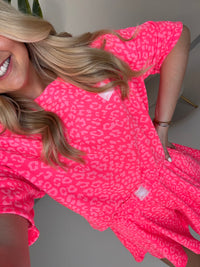 Shirt kurzarm hot fuchsia LEO LOVER AMOUR rosa mit Patch