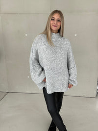 Kuschelweicher OVERSIZE Strickpullover hellgrau