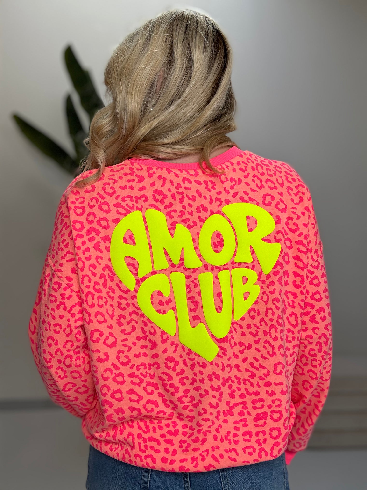 Sweater mit Rückenprint AMOR CLUB peach leo