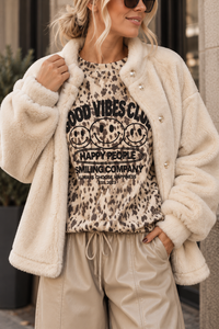 Teddyjacke Creme mit goldenen Knöpfen