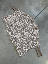 Feinstrick Fledermauspullover im LEO Style taupe/weiß