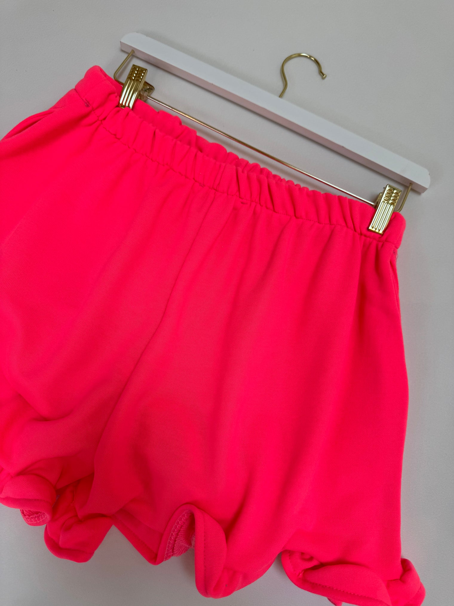 Sommer Shorts mit Volants KISS MY VOLANTS hot pink