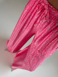 Hose mit Seide rosa LEO LOVER hot pink
