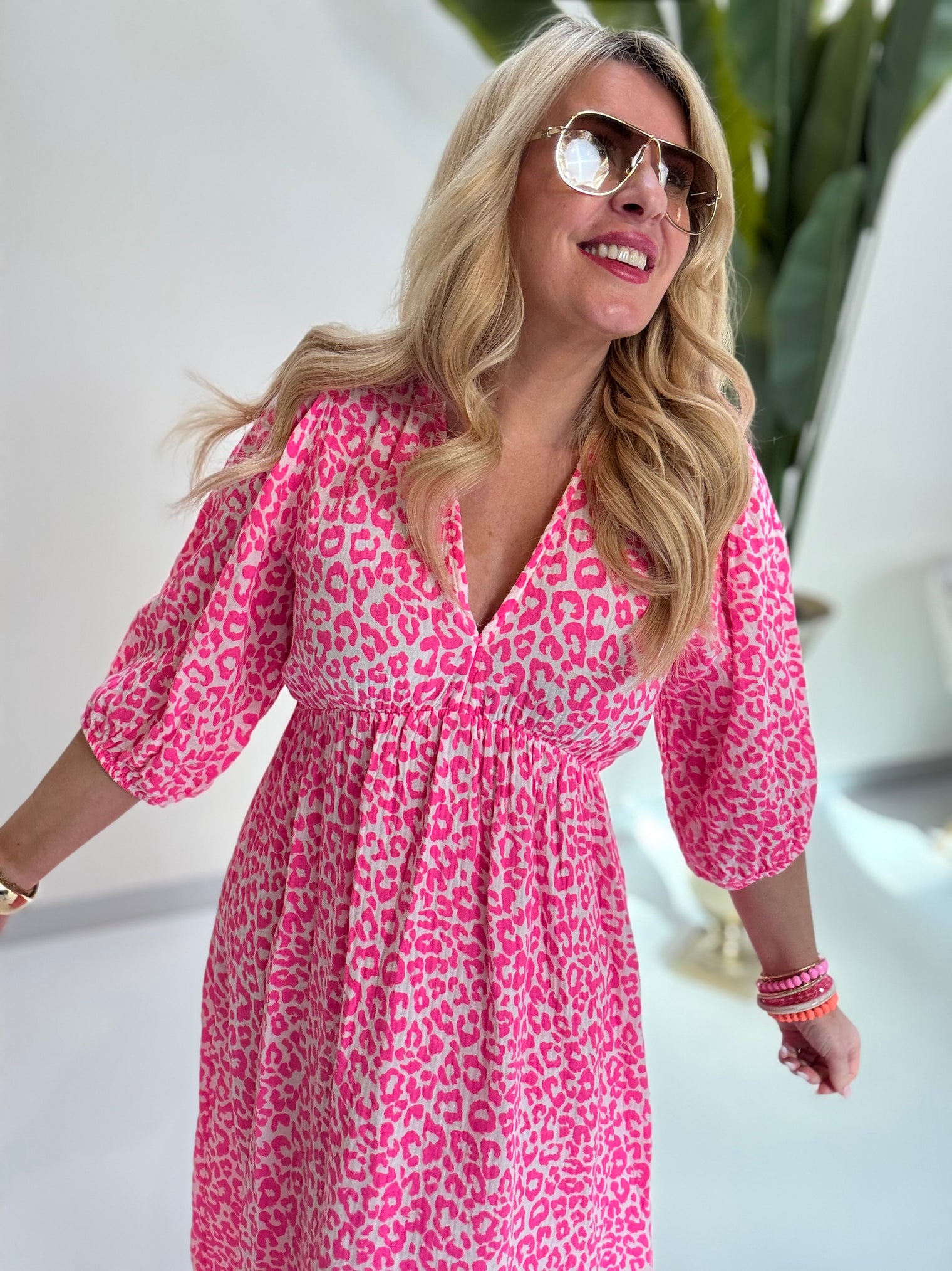 Signature Musselin Kleid Hot rosa