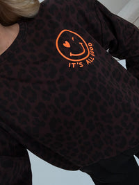 Oversize Sweater dark chocolate Leo ITS ALL GOOD orange mit Rückenprint