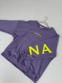 Sweater mit Rückenprint NAMASTE flieder
