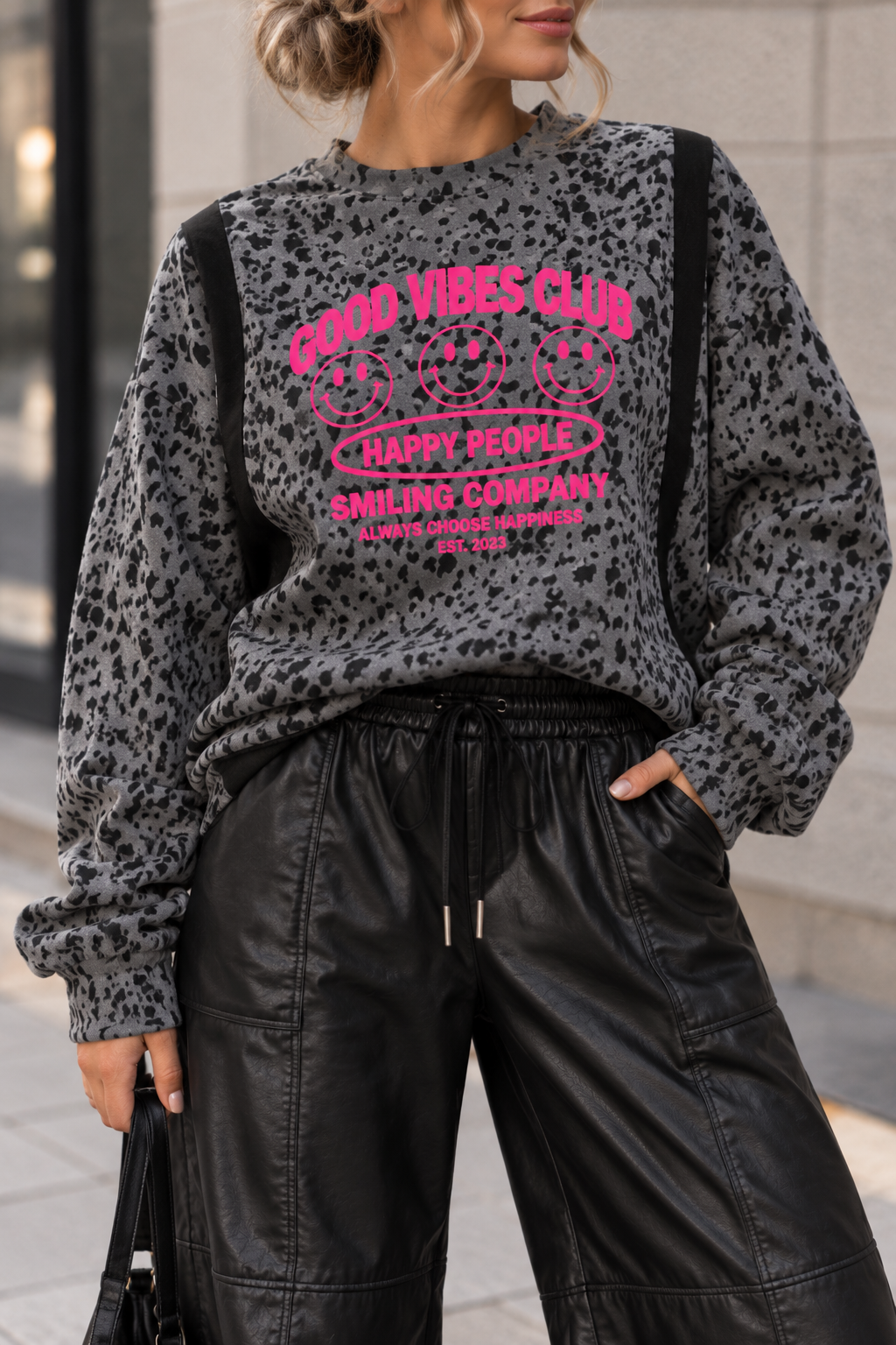 Butterstoff Sweater Good Vibes Club  grau/schwarz REH