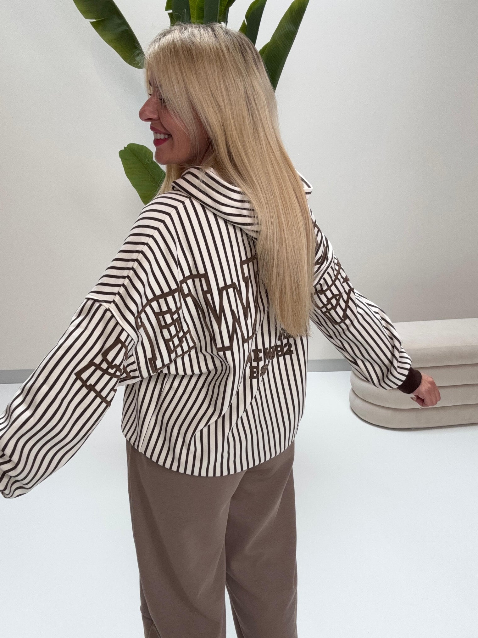 Butterstoff Hoodie creme/coffee gestreift NEW YORK