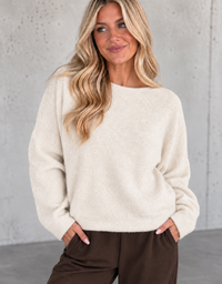 Romantischer Pullover mit Spitzen Rückenausschnitt offwhite
