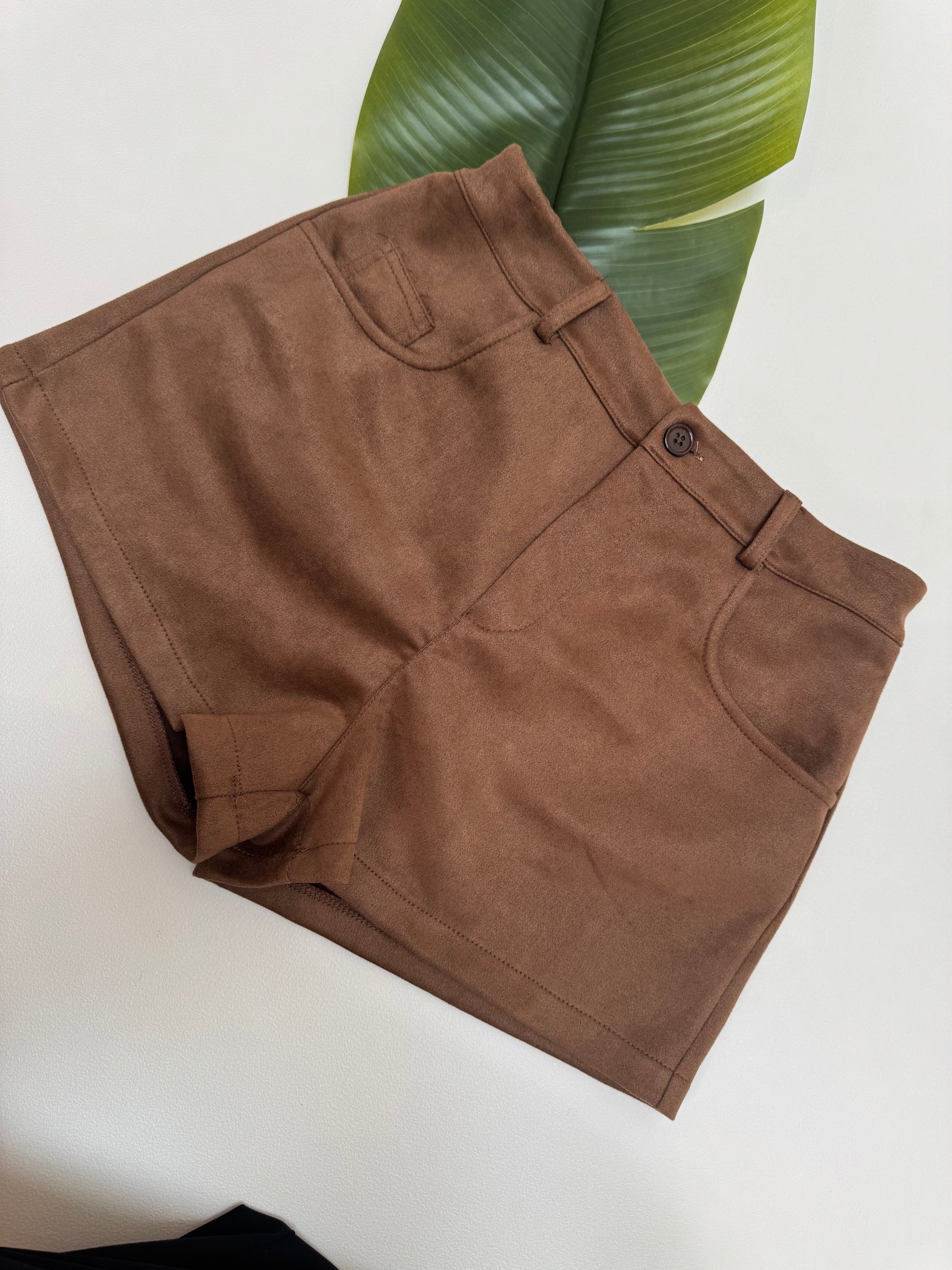 Velours Shorts mit elastischem Bund mocha