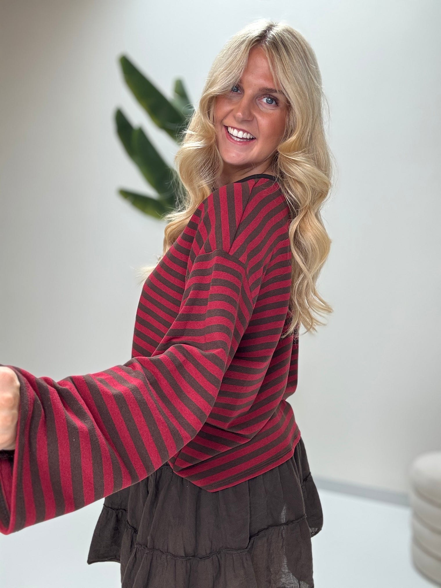 Longsleeve mit leicht ausgestelltem Ärmel STRIPES rot/braun
