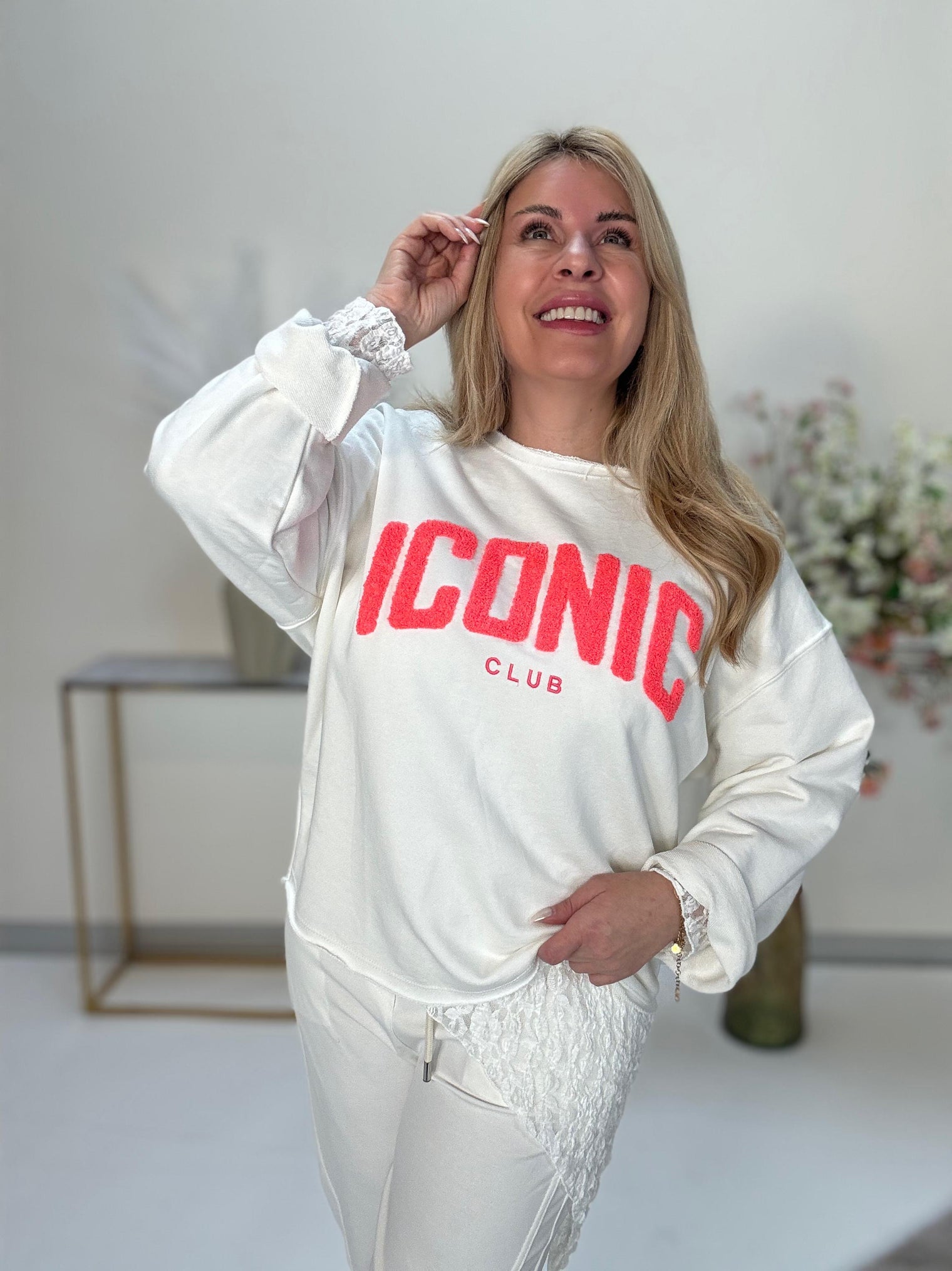 Sweater weiß ICONIC pink