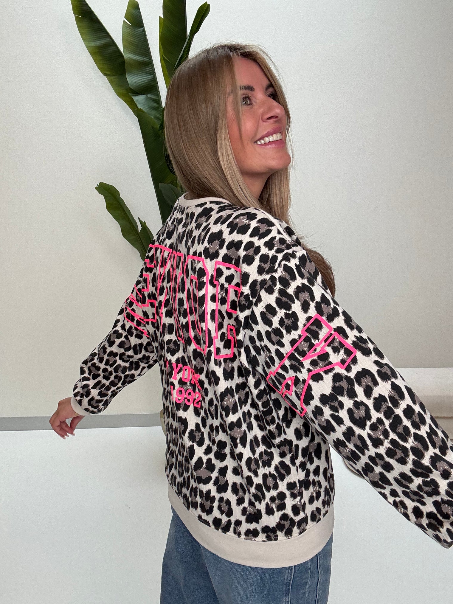 Butterstoff Pullover LEO mit Rückenprint NEW YORK beige