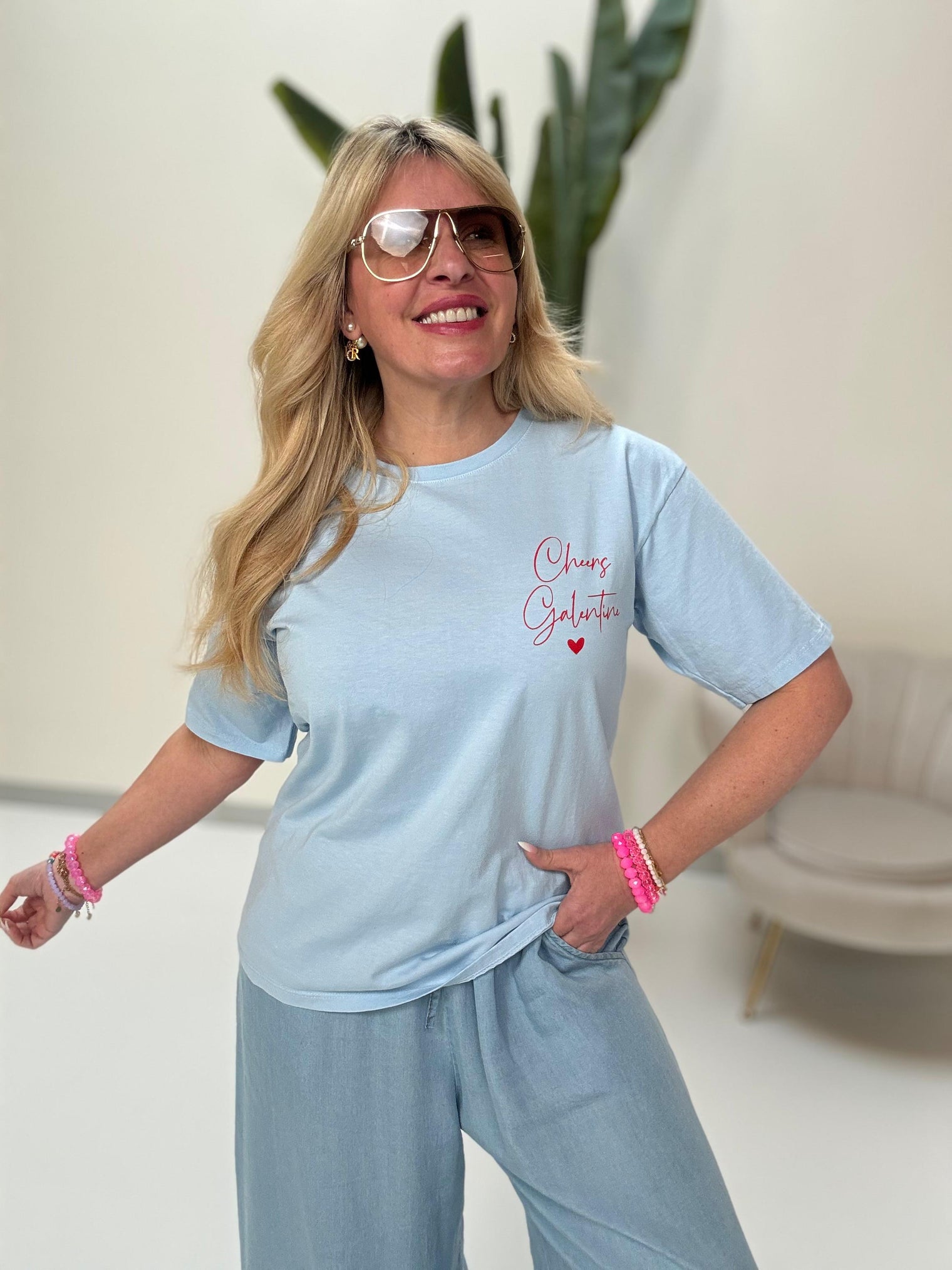 Statement Shirt hellblau CHEERS mit süßem Cocktailglas