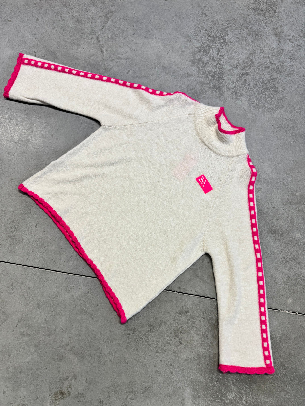 Pullover mit Patch DRESS FOR YOURSELF cremeweiß/pink