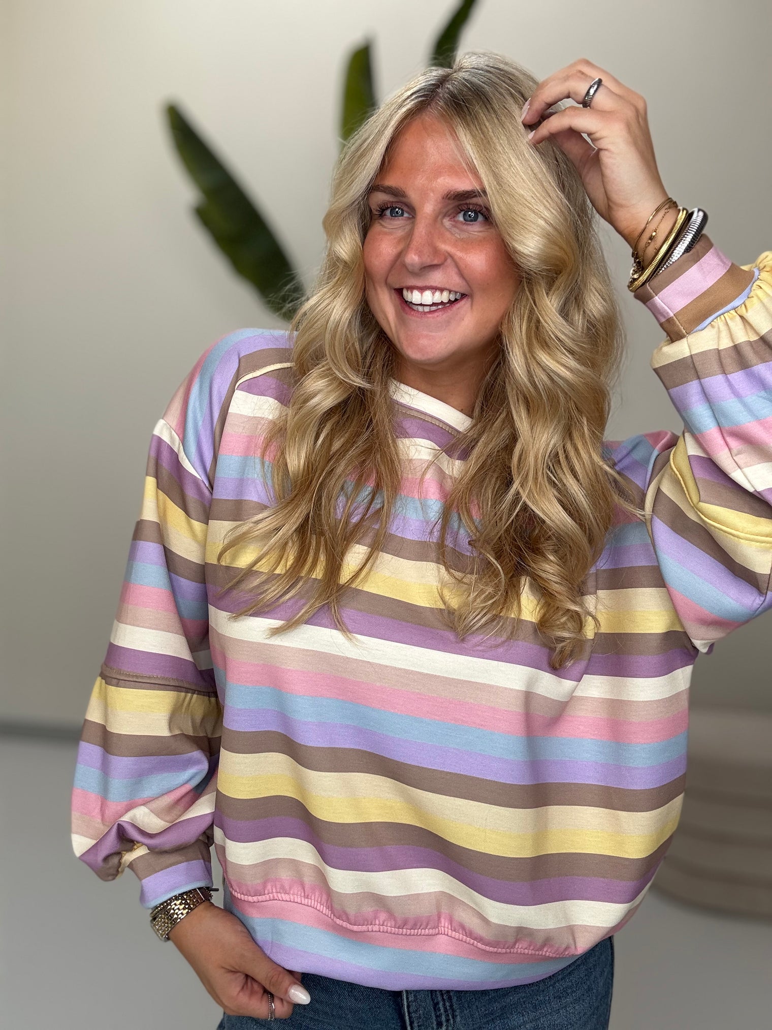 Butterstoff Sweater mit Patch am Ärmel buttermilk/flieder/lila/taupe/gelb/hellblau