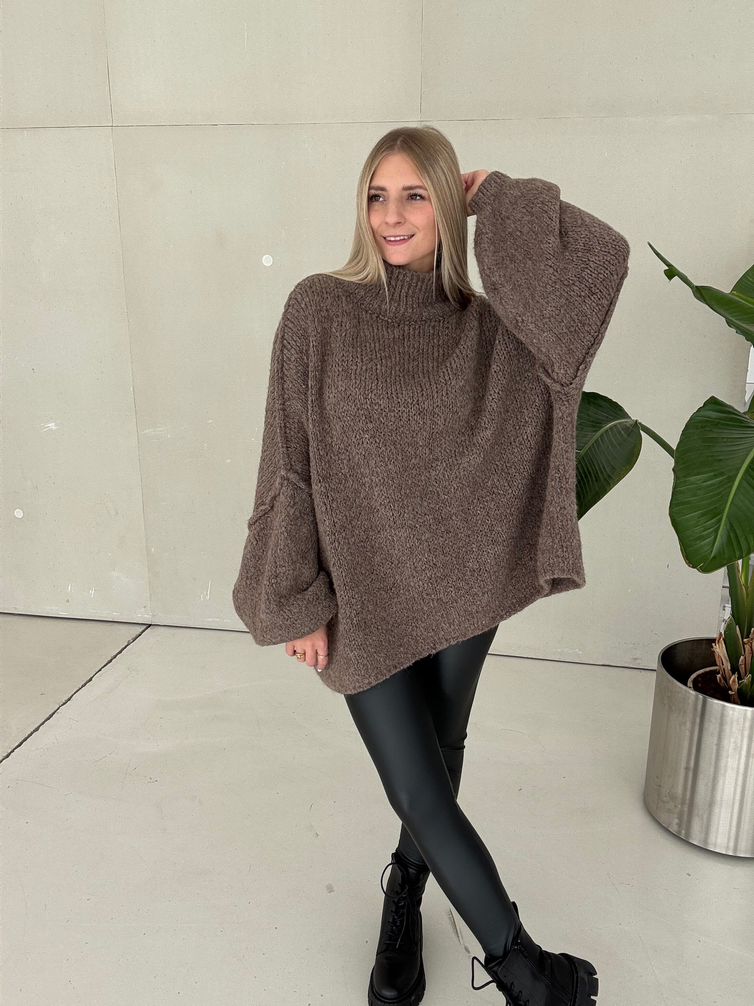 Kuschelweicher OVERSIZE Strickpullover dark coffee