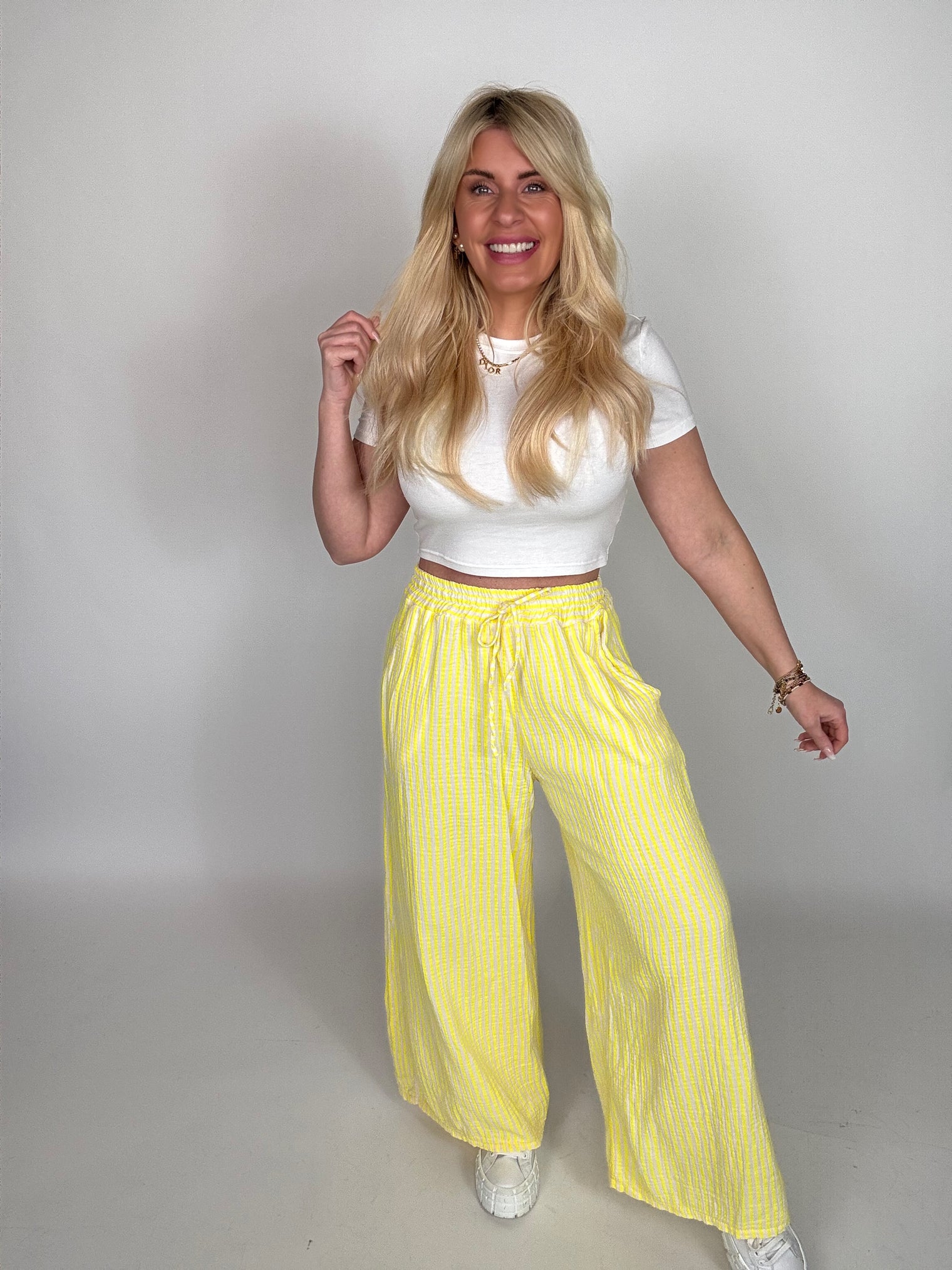Stylische Musselin Hose ZARTE STREIFEN gelb