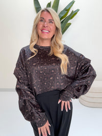 Butterstoff Pullover mit Crinkle Arm dark chocolate leo