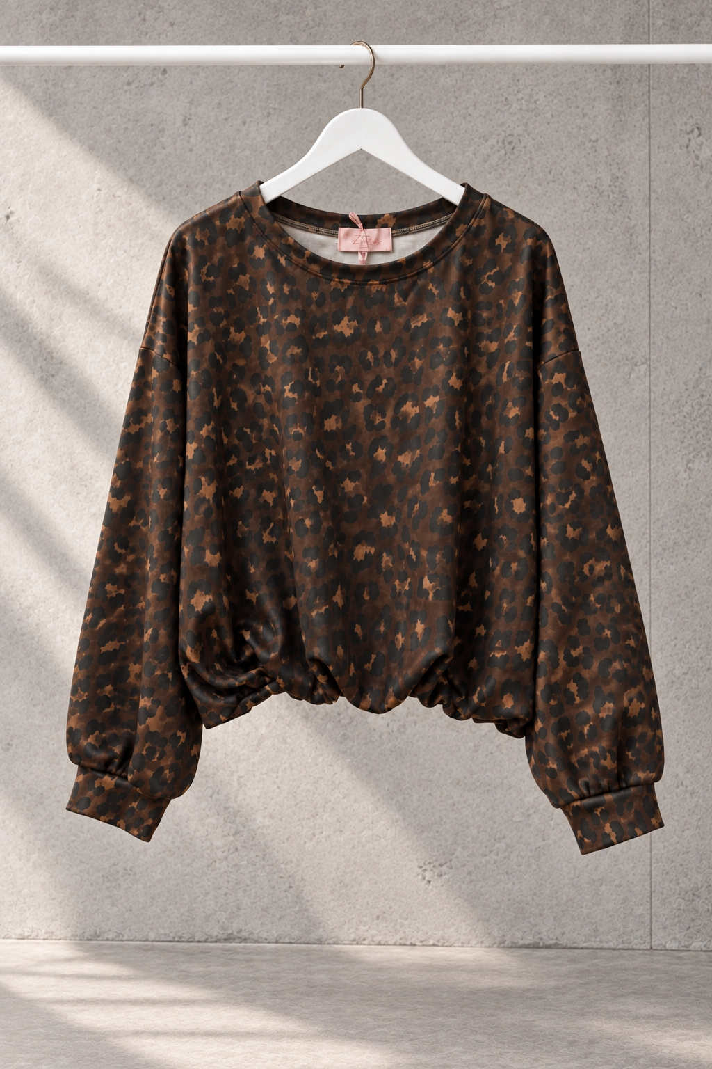 Butterstoff Pullover mit Gummizug unten LEO Schwarz Chokolate