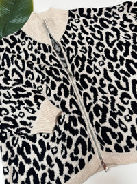 Zipper Strickjacke im angesagten Leo Muster schwarz/creme