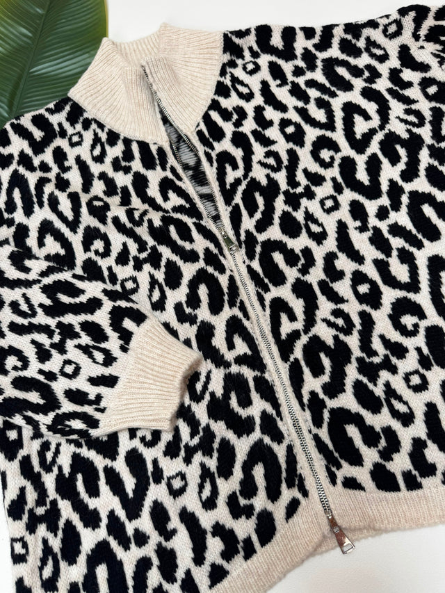 Zipper Strickjacke im angesagten Leo Muster schwarz/creme