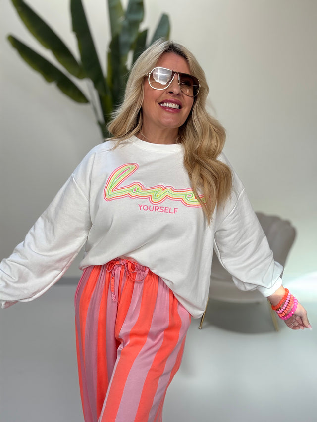 Sweater weiß mit Neon Stickerei Love Yourself