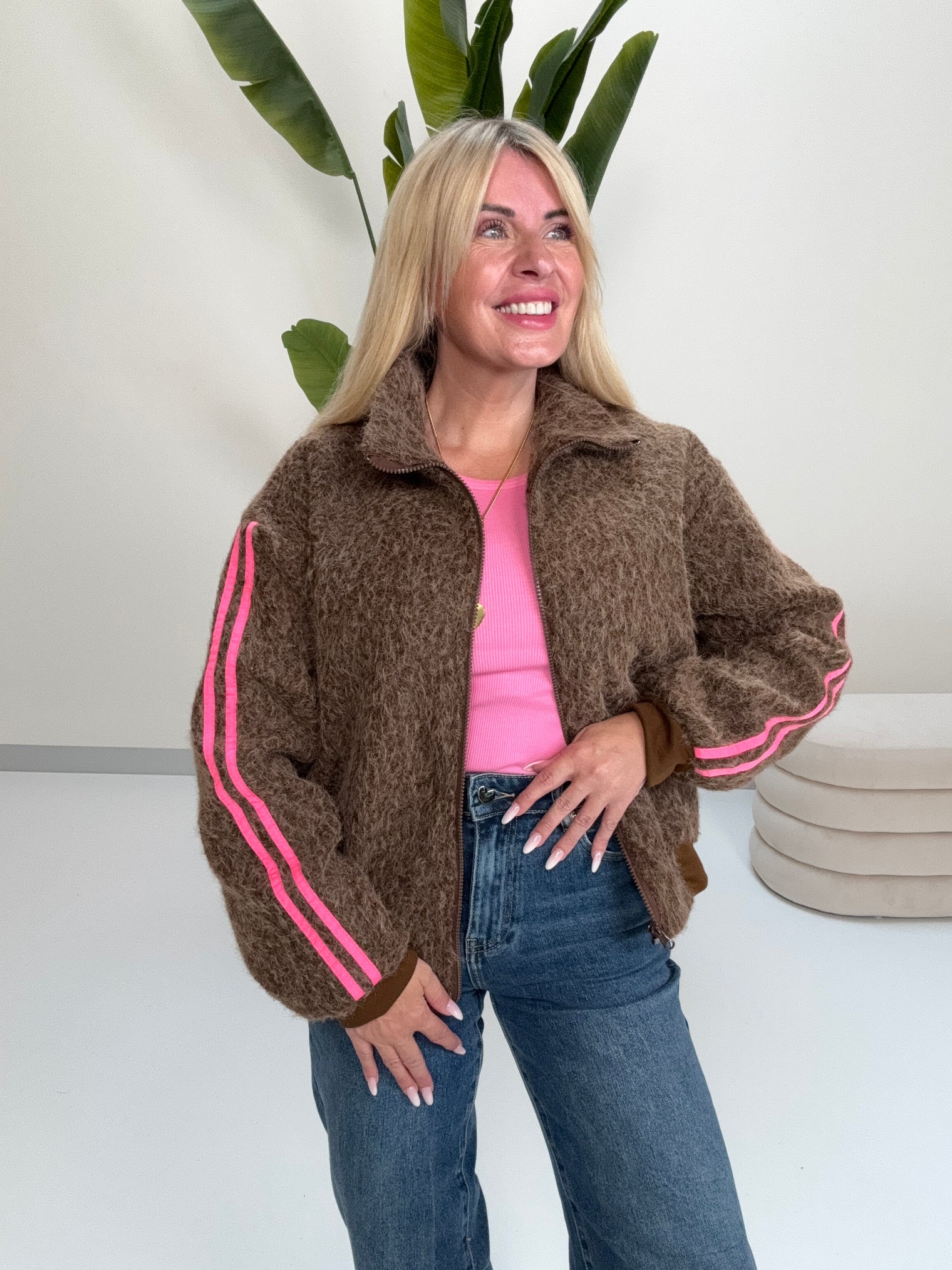 Jacke SPRORTY COZYNESS chocolate/pink mit seitlichen Streifen