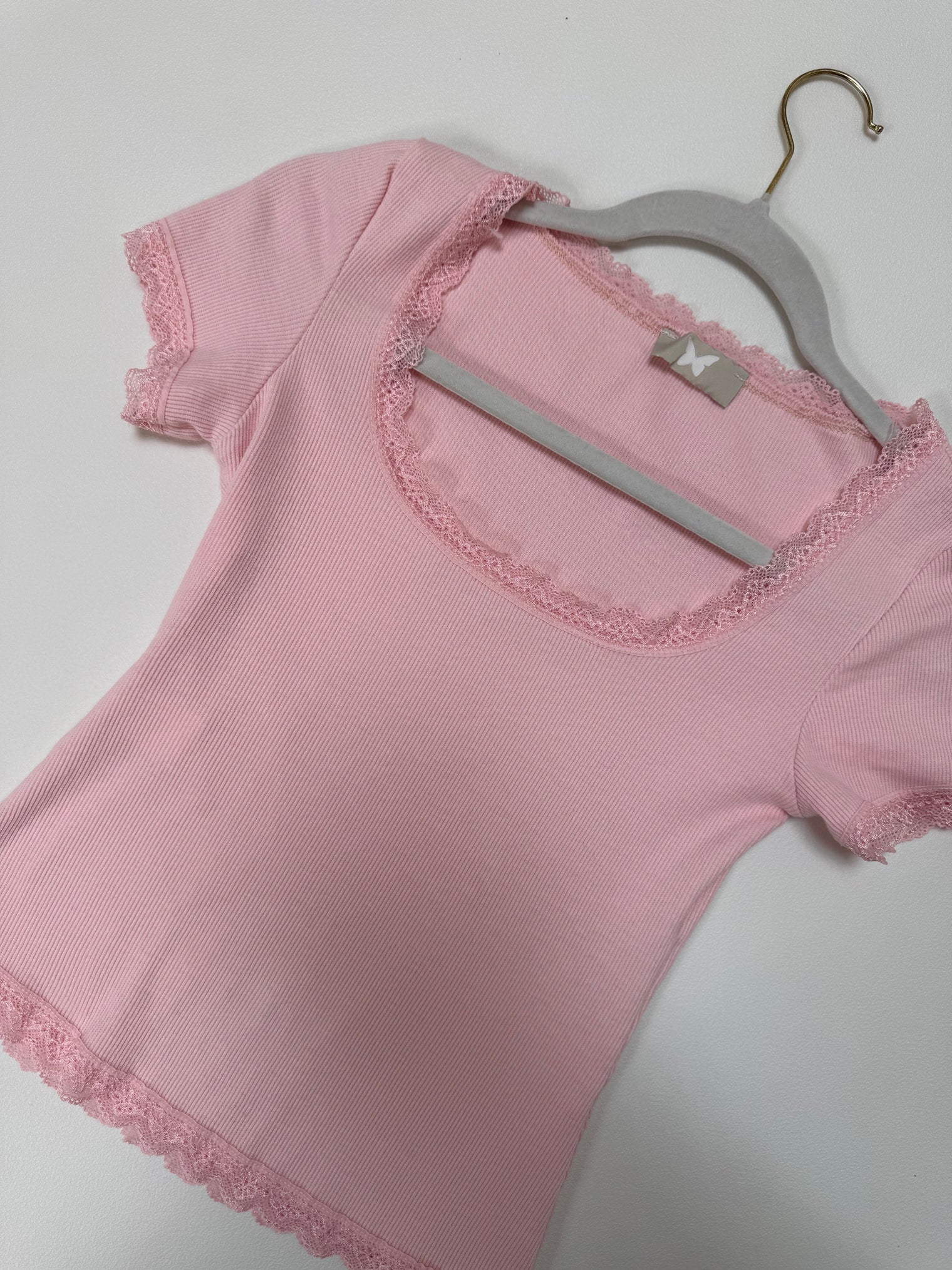 Shirt mit Spitzenrand BASIC QUEEN rose