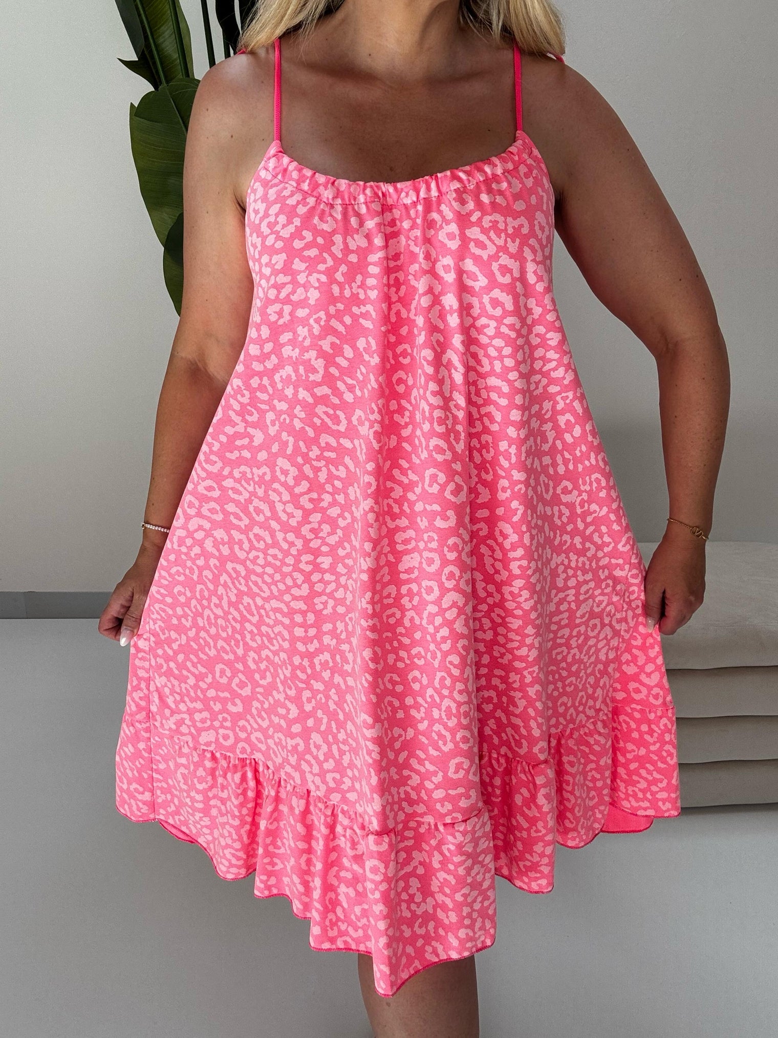 Sommer Kleid kurz mit verstellbaren Trägern pink LEO LOVER hellrosa
