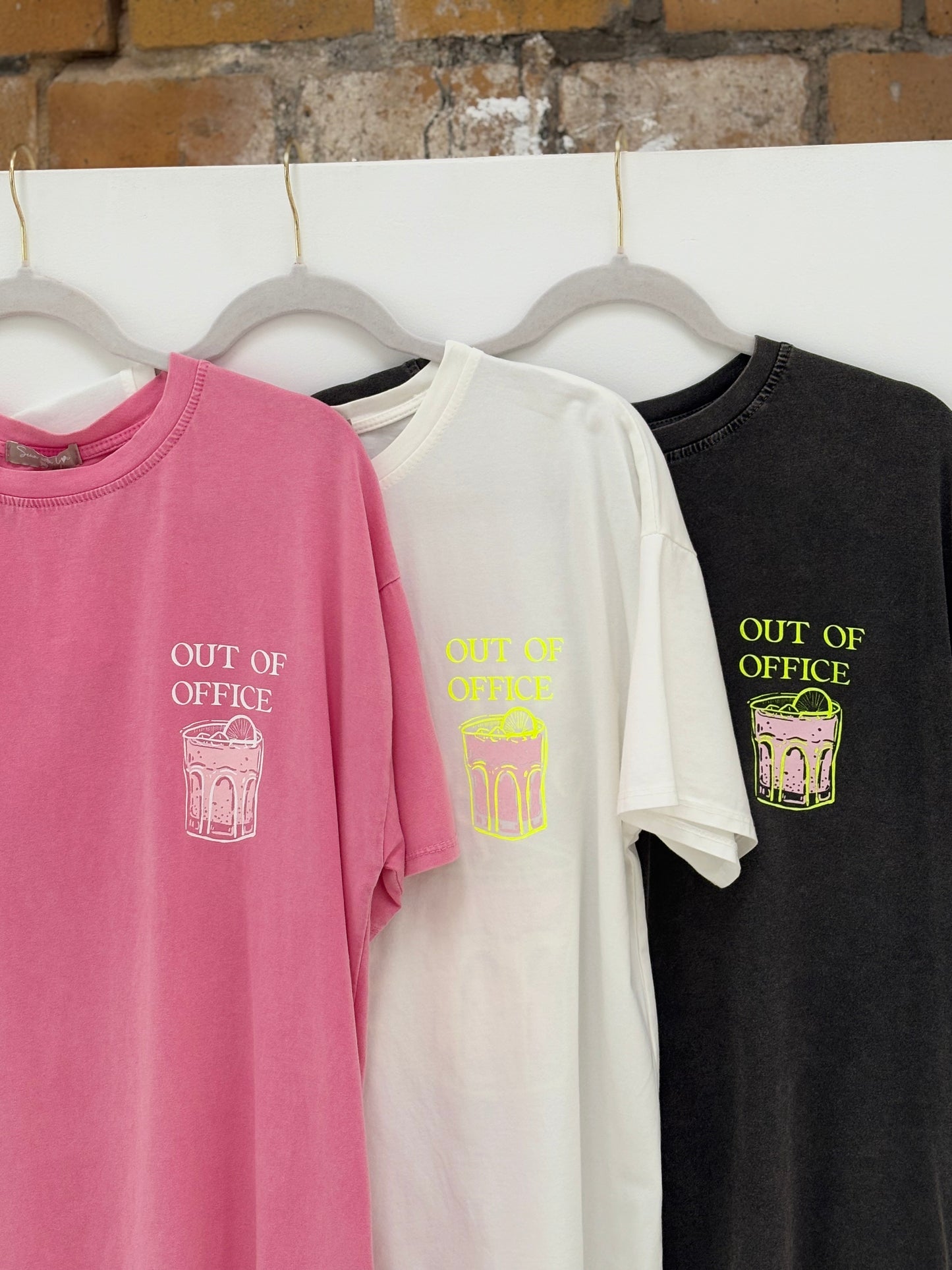 Statement Shirt "OUT OF OFFICE" pink